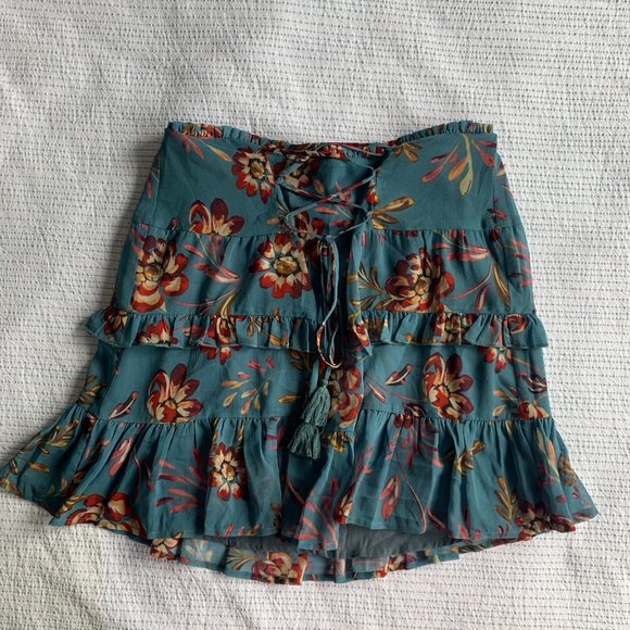 Tularosa Jessie Skirt in Dusty Blue Floral - Picture 4 of 6